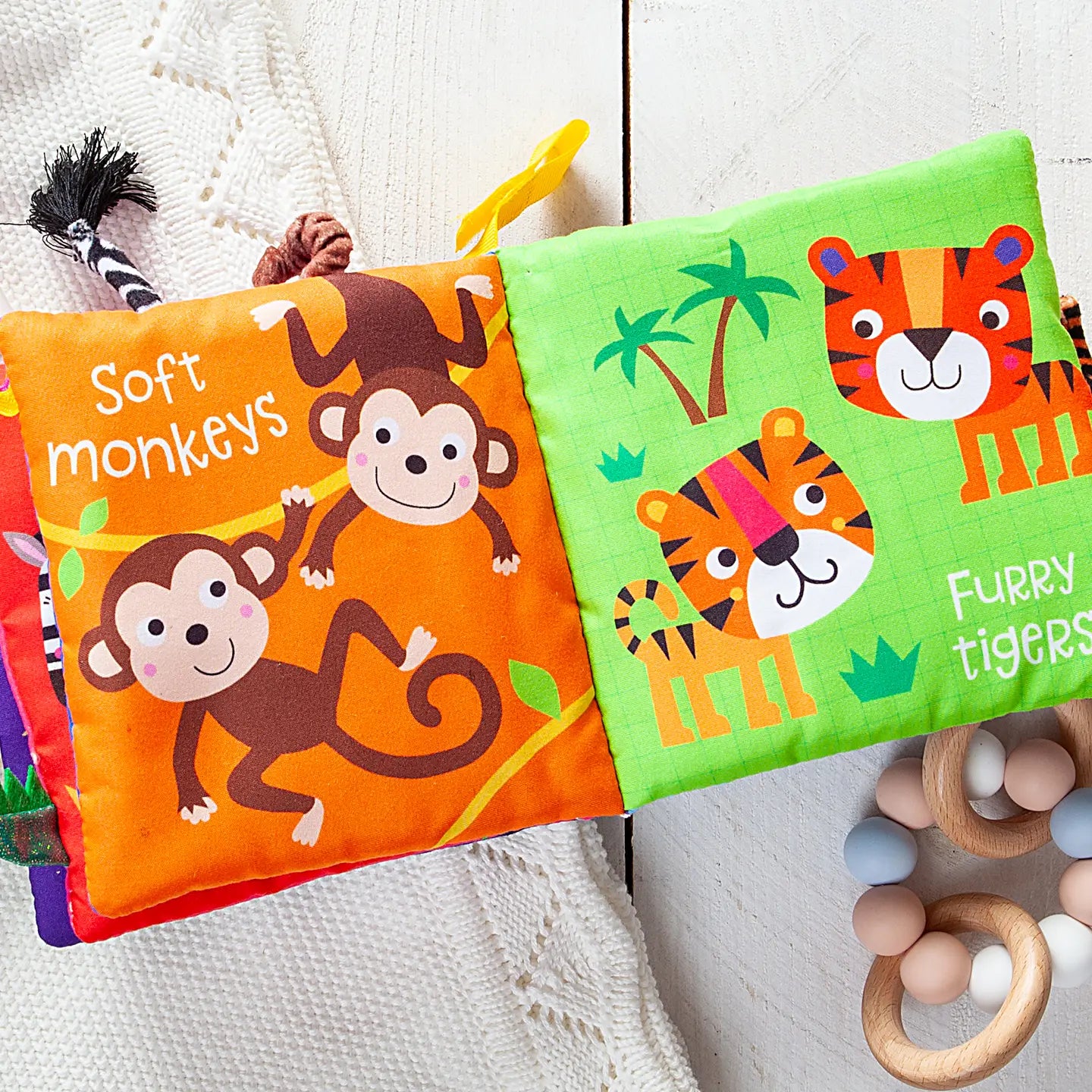 Bible Tails - Noah’S Ark (Touch and Feel Cloth Book)